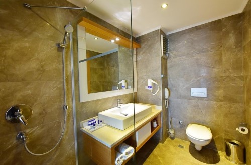 Bathroom at Jasmin Beach Hotel in Bodrum, Turkey. Travel with World Lifetime Journeys