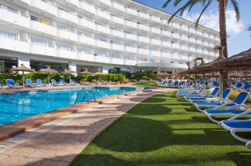 Pool side at Grupotel Maritimo in Alcudia, Mallorca. Travel with World Lifetime Journeys