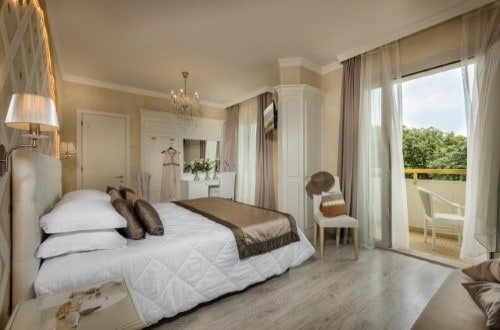 Double room at Luxor & Cairo Beach Resort in Lido di Jesolo, Italy. Travel with World Lifetime Journeys