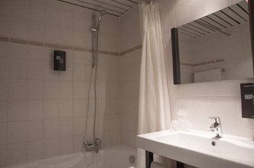 Ensuite bath at Hotel Floris Ustel in Brussels, Belgium. Travel with World Lifetime Journeys