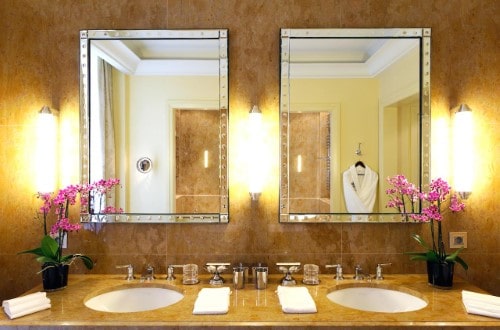 Ensuite bath at Hotel Le Plaza Brussels, Belgium. Travel with World Lifetime Journeys