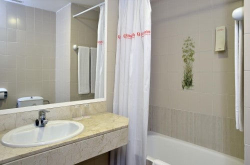 Ensuite bath at Sol Alcudia Center Apartamentos in Alcudia, Mallorca. Travel with World Lifetime Journeys