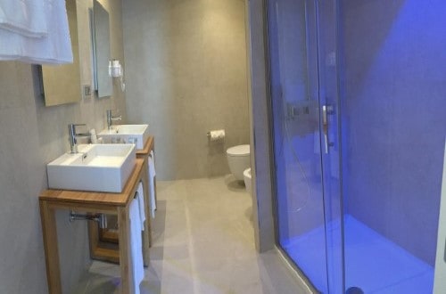 Ensuite bathroom at Hotel Calabona in Alghero, Sardinia. Travel with World Lifetime Journeys