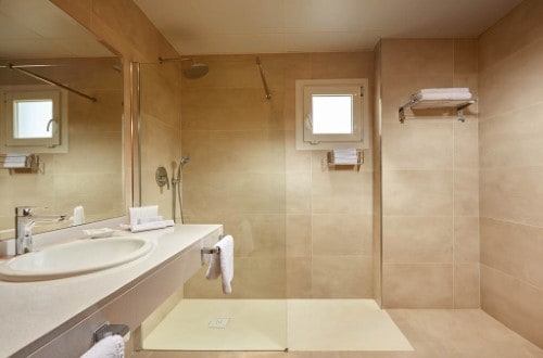 Ensuite bathroom at Hotel Las Arenas in Benalmadena, Malaga. Travel with World Lifetime Journeys