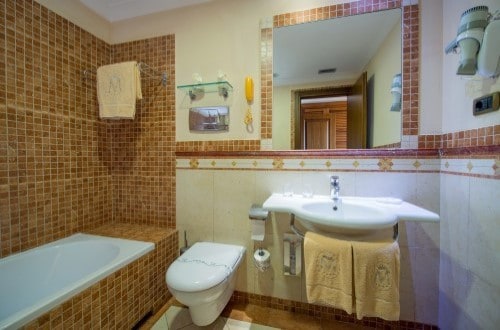 Ensuite bathroom at Hotel Michelangelo in Sorrento, Italy. Travel with World Lifetime Journeys