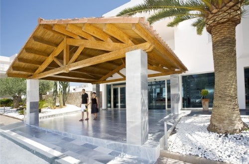 Hotel entrance at Mar Hotels Ferrera Blanca in Cala d' Or, Mallorca. Travel with World Lifetime Journeys