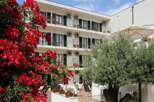 Hotel view at Angedras Hotel in Alghero, Sardinia. Travel with World Lifetime Journeys