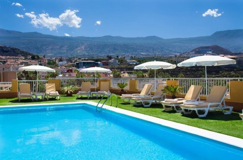 Pool side at GF Noelia in Puerto de la Cruz, Tenerife. Travel with World Lifetime Journeys