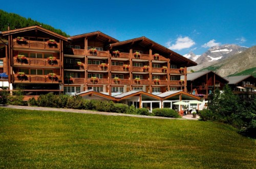 Outside view at Hotel Schweizerhof Gourmet and Spa in Saas Fee, Switzerland. Travel with World Lifetime Journeys