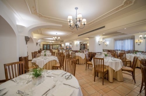 Restaurant at Hotel Michelangelo in Sorrento, Italy. Travel with World Lifetime Journeys