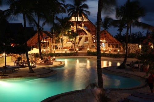 Swimming in the evening at Palumbo Reef, Zanzibar. Travel with World Lifetime Journeys