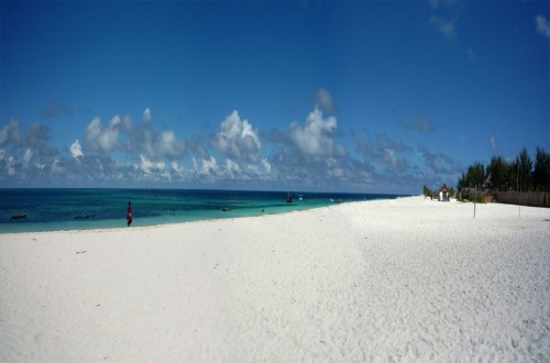 Turquoise waters at Palumbo Kendwa, Zanzibar. Travel with World Lifetime Journeys