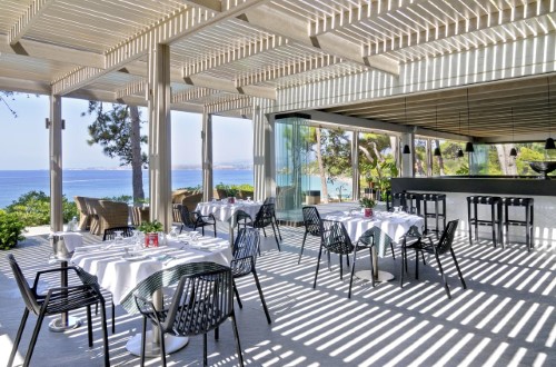 Restaurant at White Rocks Hotel in Kefalonia, Greece. Travel with World Lifetime Journeys