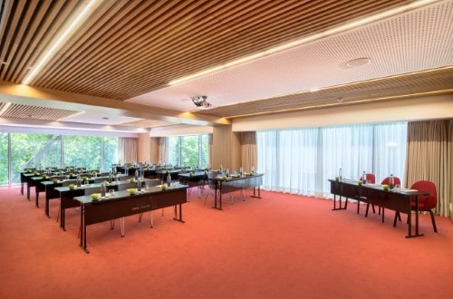 Conference room at Barceló Torre de Madrid in Spain. Travel with World Lifetime Journeys