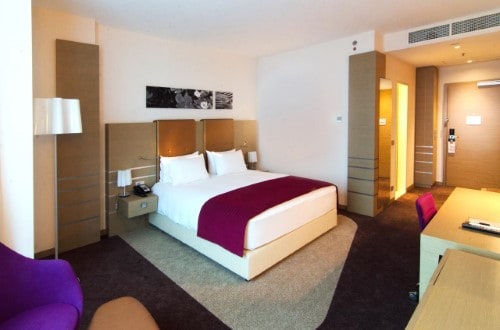 Double room at DoubleTree by Hilton in Oradea, Romania. Travel with World Lifetime Journeys