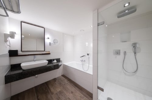 Ensuite bathroom at Bilderberg Garden Hotel in Amsterdam, Netherlands. Travel with World Lifetime Journeys