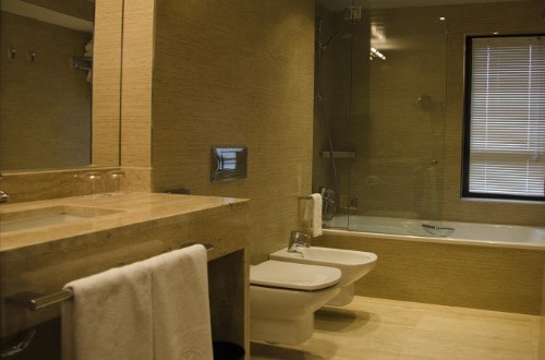 Ensuite bathroom at Claridge Hotel in Madrid, Spain. Travel with World Lifetime Journeys