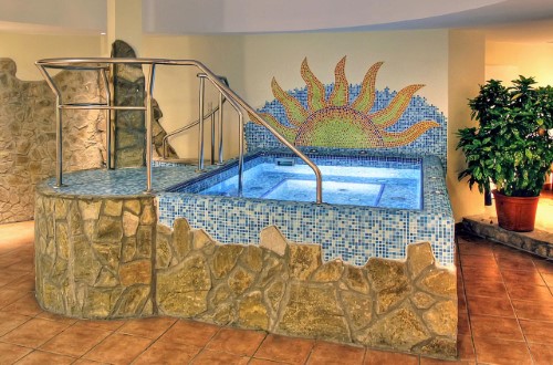 Jacuzzi at Hotel Mediterran in Budapest, Hungary. Travel with World Lifetime Journeys