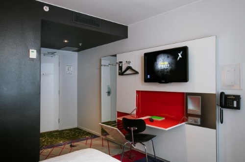 Room facilities at Comfort Hotel Xpress Youngstorget in Oslo, Norway. Travel with World Lifetime Journeys