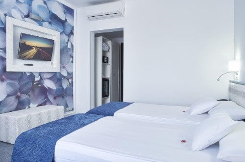 Twin room at Continental Forum Oradea in Romania. Travel with World Lifetime Journeys