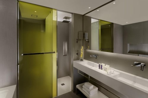 Ensuite bathroom at Plaza on the River in London, United Kingdom. Travel with World Lifetime Journeys