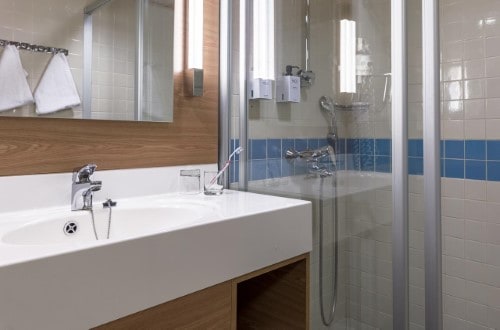 Ensuite bathroom at Scandic Grand Marina in Helsinki, Finland. Travel with World Lifetime Journeys