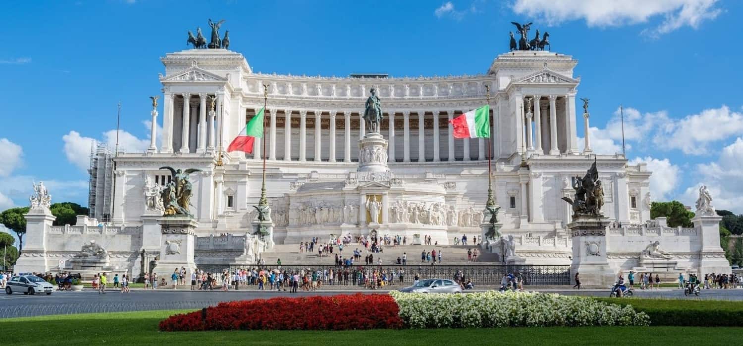 Vittorio Emanuele monument in Rome, Italy. Travel with World Lifetime Journeys