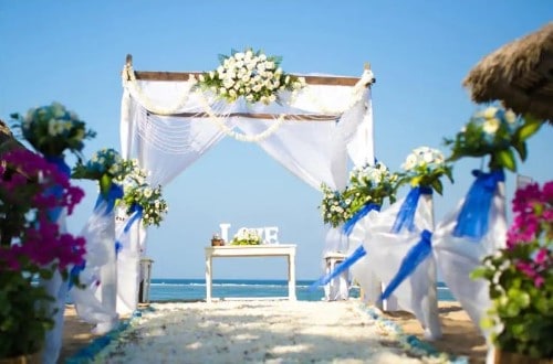 Weddings in style at Sol Beach House Benoa. Travel with World Lifetime Journeys in Bali, Indonesia