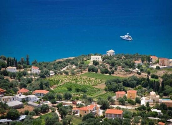 Summer-holiday-Kefalonia-liocharis-apartments. Travel with World Lifetime Journeys